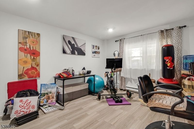 Fitness Equipment, Interior, Recessed Lighting, Wood Texture Flooring