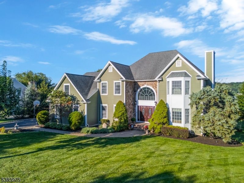 Exterior, Facade, Farmhouse