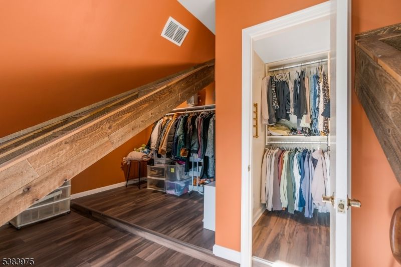 Interior, Walk-in Closets, Wood Texture Flooring
