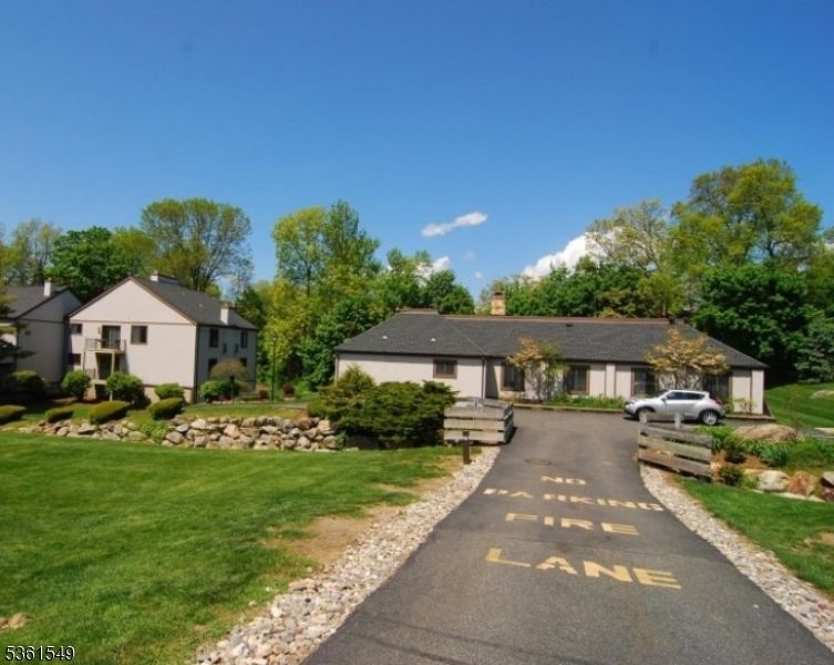 Backyard, Exterior, Facade, Ranch