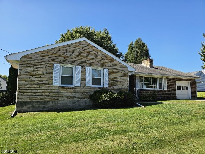 Attached, Exterior, Facade, Brick Facade, Ranch
