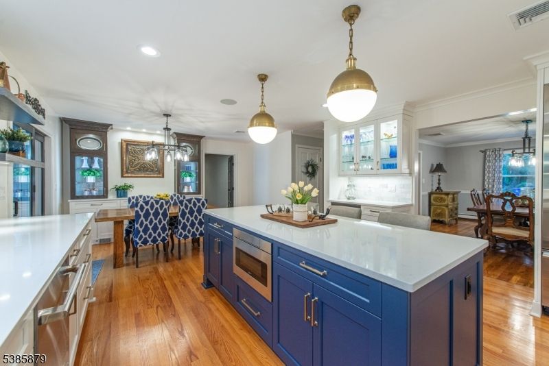 Chandelier, Dining room, Interior, Kitchen, Pendant Lights, Recessed Lighting, Wood Texture Flooring