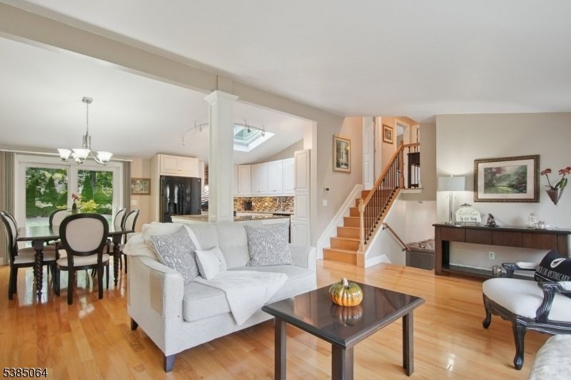 Chandelier, Dining room, Interior, Kitchen, Living room, Wood Texture Flooring