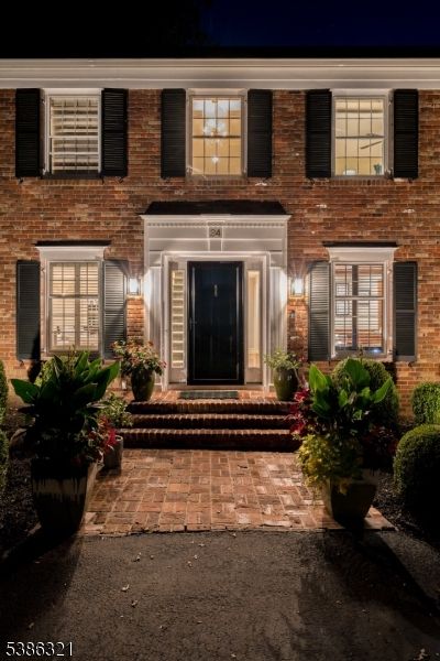 Exterior, Facade, Brick Facade, Rowhouse