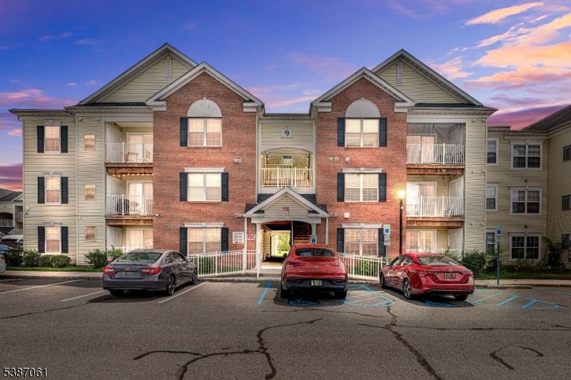 Exterior, Facade, Brick Facade, Rowhouse