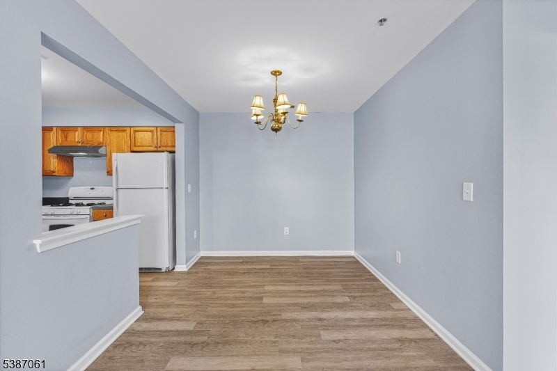 Chandelier, Interior, Kitchen, Wood Texture Flooring