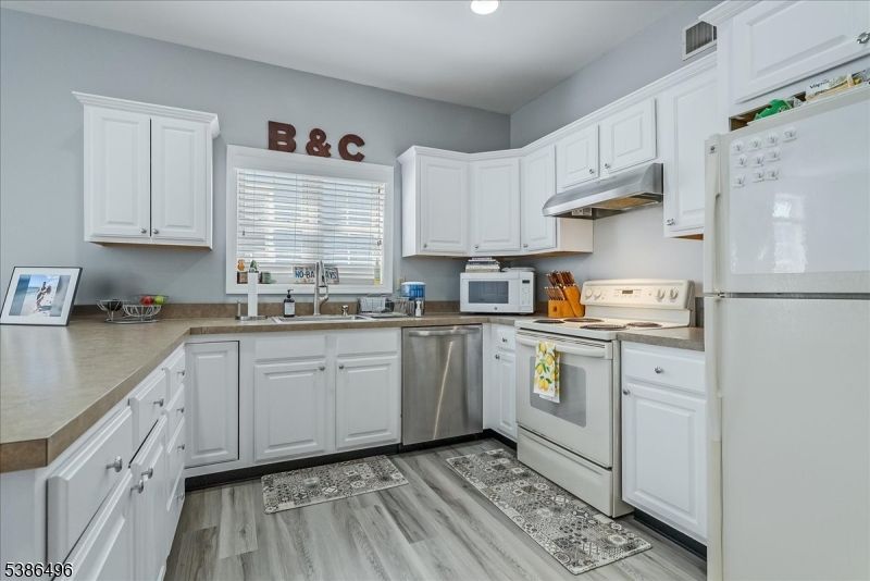 Interior, Kitchen, Recessed Lighting, Wood Texture Flooring