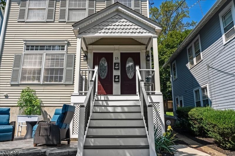 Exterior, Facade, Queen Anne Victorian