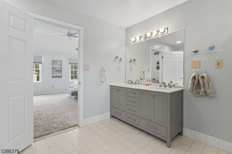 Bathroom, Dual Sink Vanities, Interior
