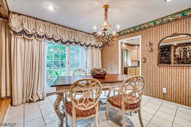 Chandelier, Dining room, Interior, Recessed Lighting