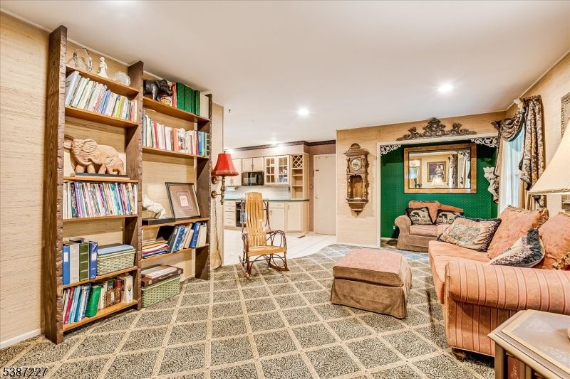 Interior, Living room, Pendant Lights, Recessed Lighting