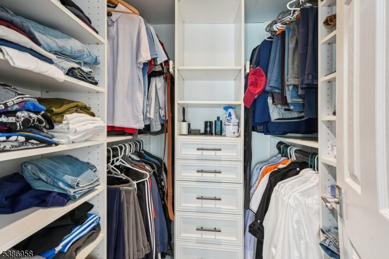 Interior, Walk-in Closets