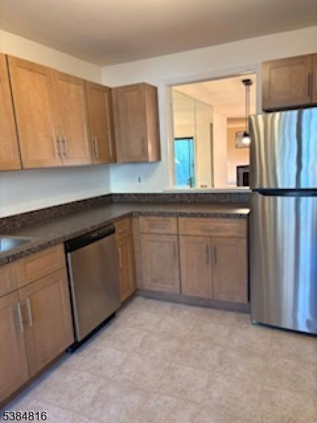 Interior, Kitchen, Pendant Lights, Stainless Steel Appliances