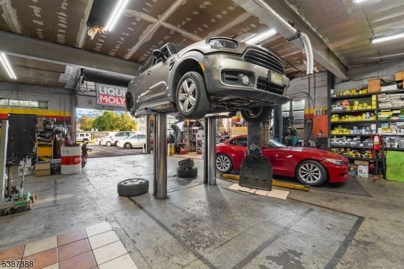 Garage, Interior, Recessed Lighting