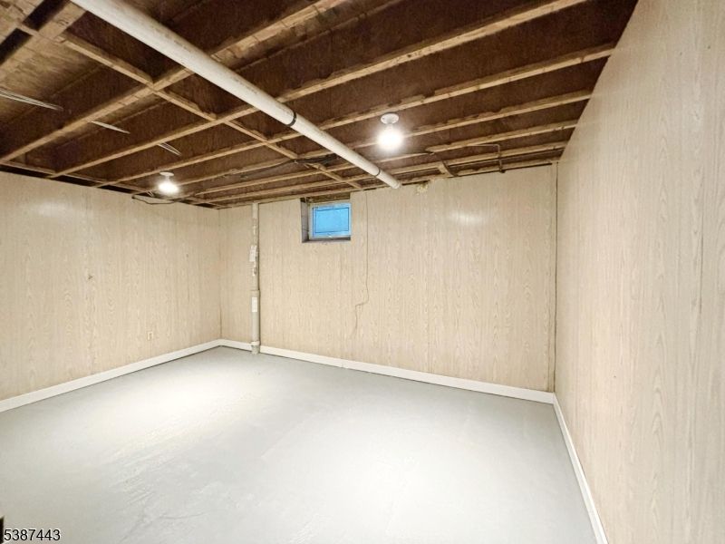 Empty room, Interior, Wooden Beams, Wooden Ceilings, Wooden Walls