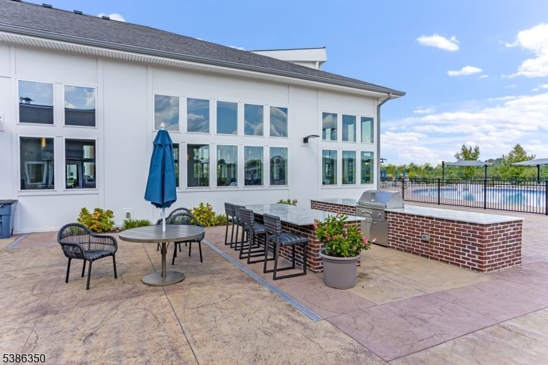 Exterior, Outdoor Kitchen