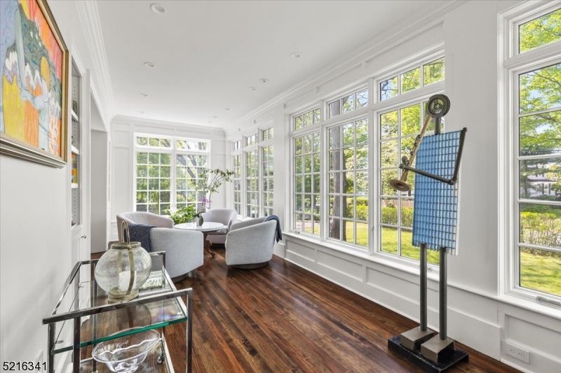 Interior, Recessed Lighting, Sun Room, Wood Texture Flooring