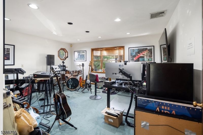 Fitness Equipment, Interior, Recessed Lighting