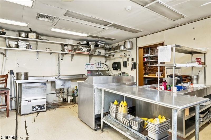 Garage, Interior