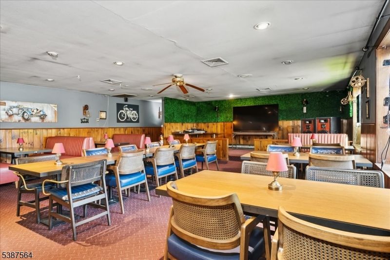 Dining room, Interior, Living room, Recessed Lighting