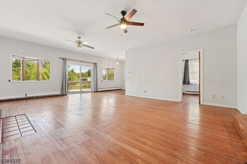 Empty room, Interior, Pendant Lights, Wood Texture Flooring