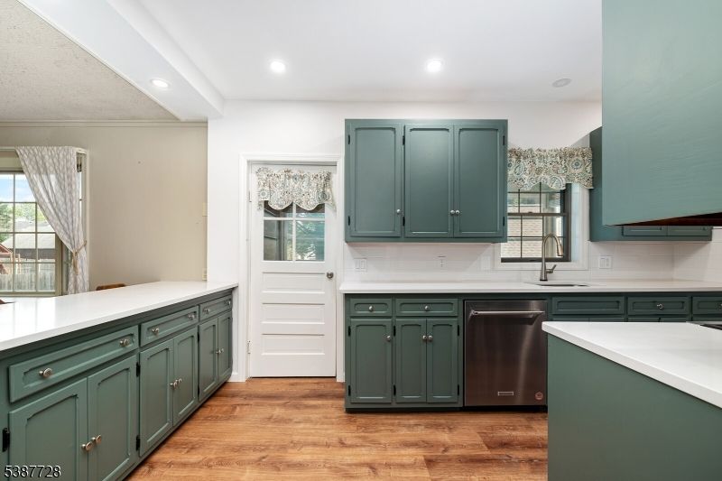 Interior, Kitchen, Recessed Lighting, Wood Texture Flooring