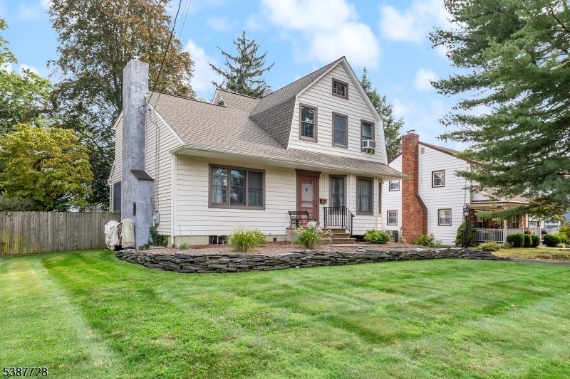 Backyard, Exterior, Facade, Farmhouse