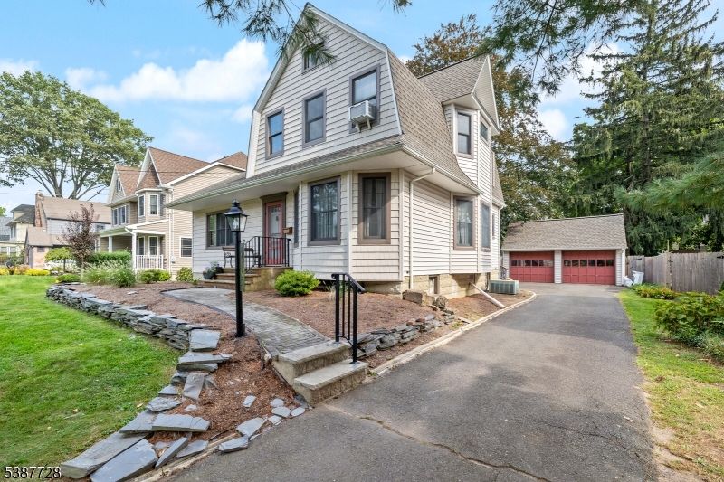Detached Garage, Exterior, Facade, Queen Anne Victorian