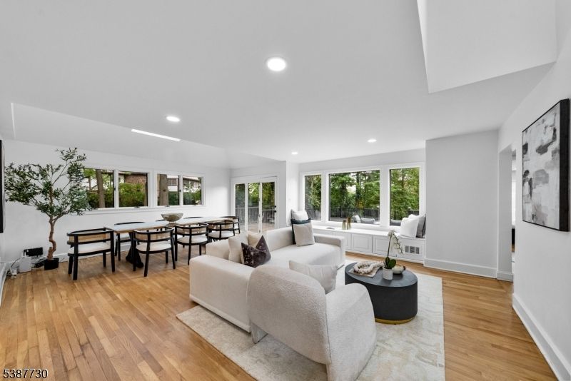 Dining room, Interior, Living room, Recessed Lighting, Wood Texture Flooring