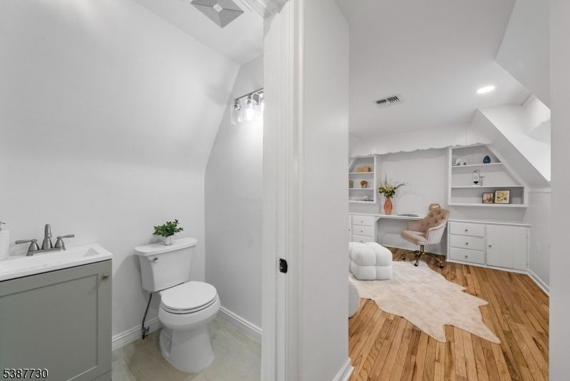 Bathroom, Home Office, Interior, Recessed Lighting, Wood Texture Flooring
