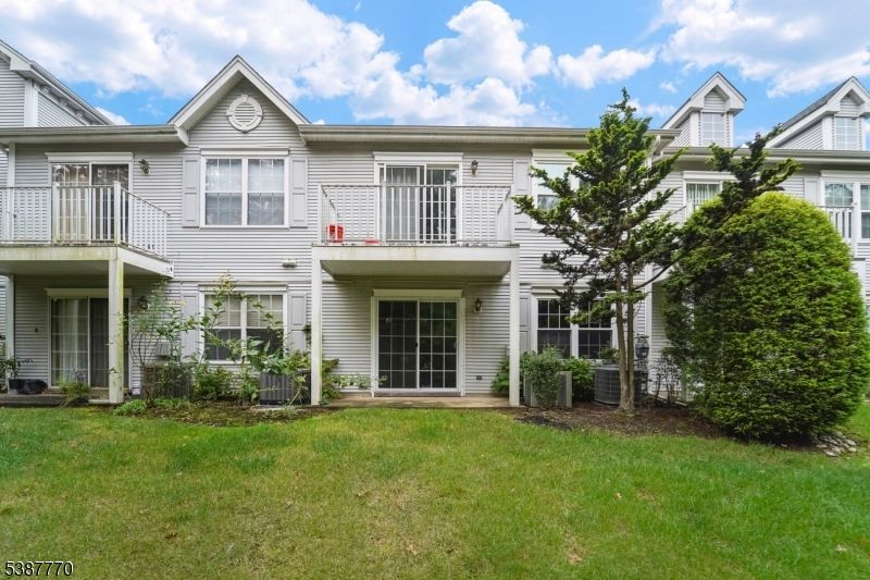 Backyard, Exterior, Facade, Rowhouse