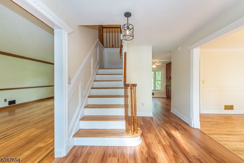 Interior, Pendant Lights, Wood Texture Flooring