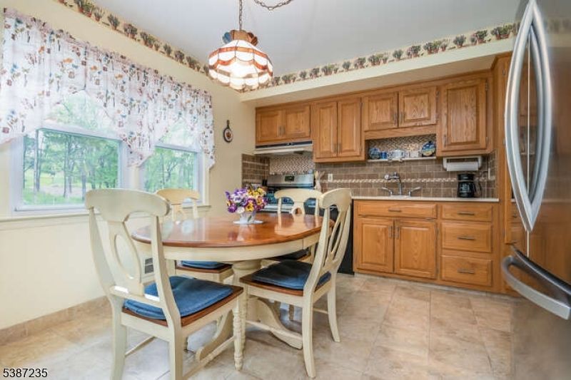 Dining room, Interior, Kitchen, Pendant Lights, Stainless Steel Appliances