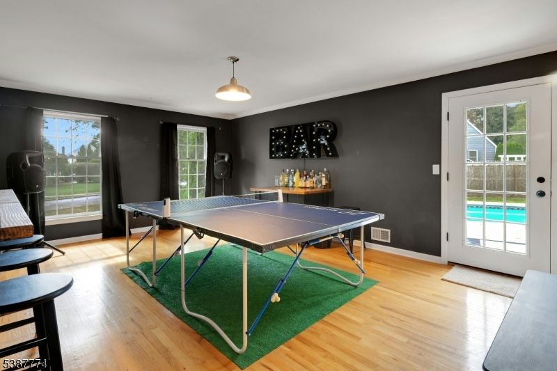 Game Room, Interior, Wood Texture Flooring