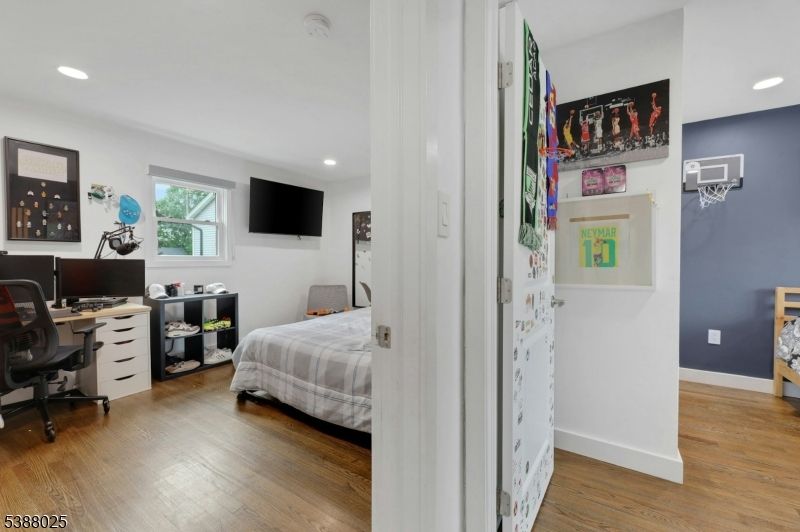 Bedroom, Home Office, Interior, Recessed Lighting, Wood Texture Flooring