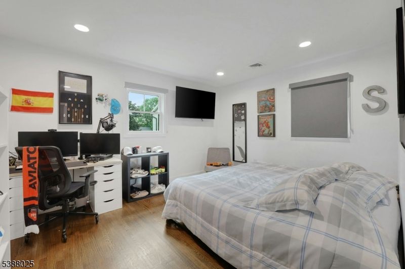 Bedroom, Home Office, Interior, Recessed Lighting, Wood Texture Flooring
