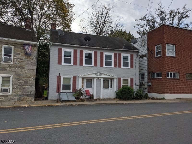 Exterior, Facade, Georgian