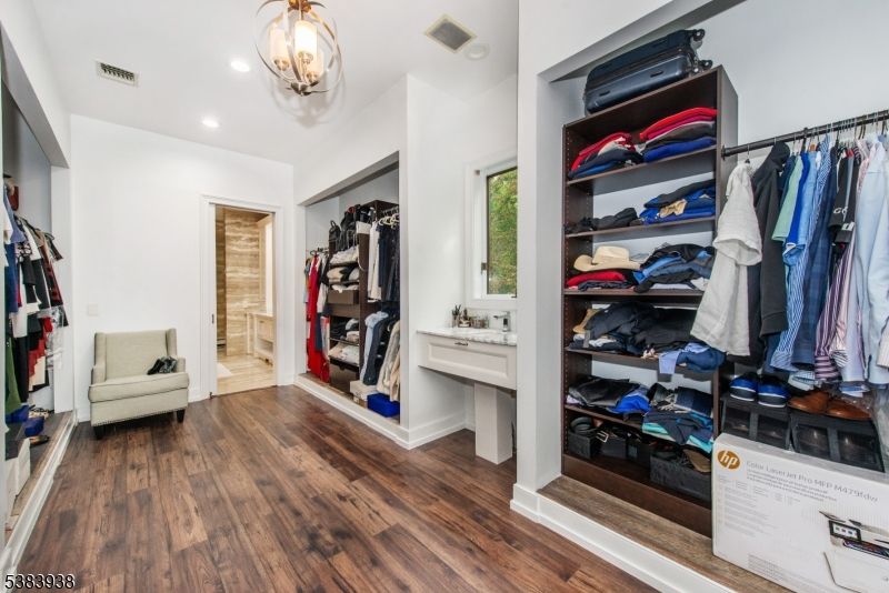 Interior, Pendant Lights, Recessed Lighting, Walk-in Closets, Wood Texture Flooring