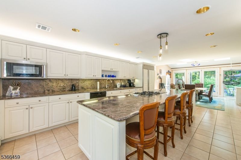 Dining room, Interior, Kitchen, Pendant Lights, Recessed Lighting, Stainless Steel Appliances