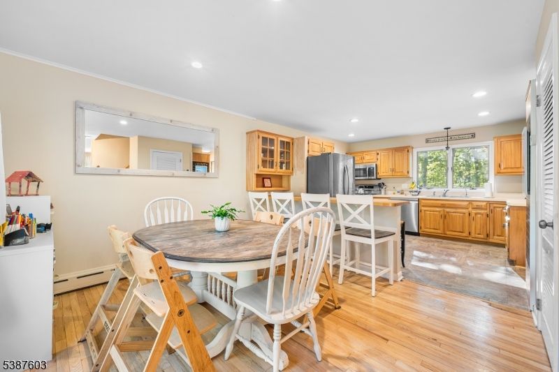 Dining room, Interior, Kitchen, Recessed Lighting, Wood Texture Flooring