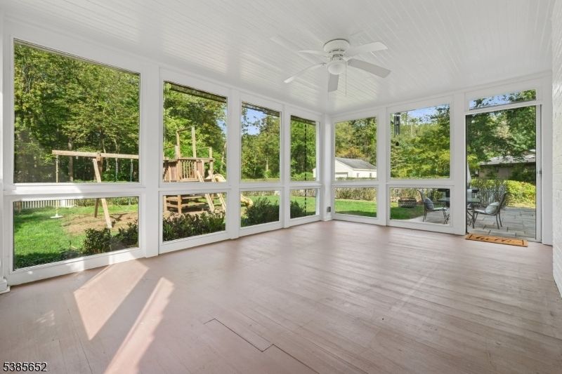 Empty room, Interior, Sun Room, Wood Texture Flooring