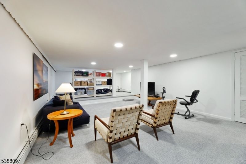 Fitness Equipment, Interior, Living room, Recessed Lighting