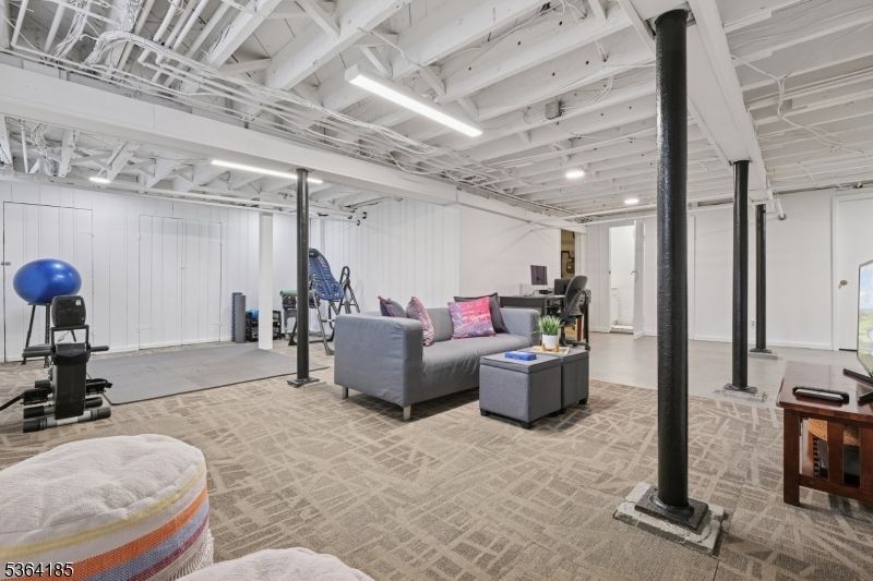 Fitness Equipment, Interior, Living room, Recessed Lighting