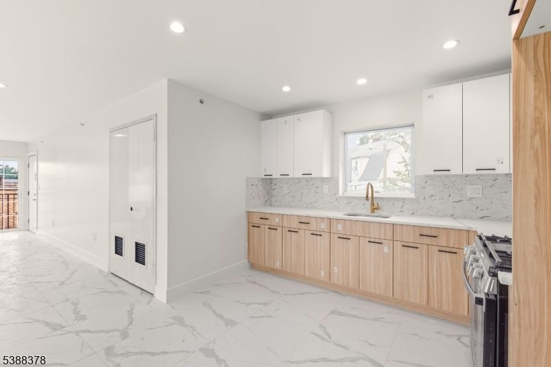 Interior, Kitchen, Marble, Recessed Lighting