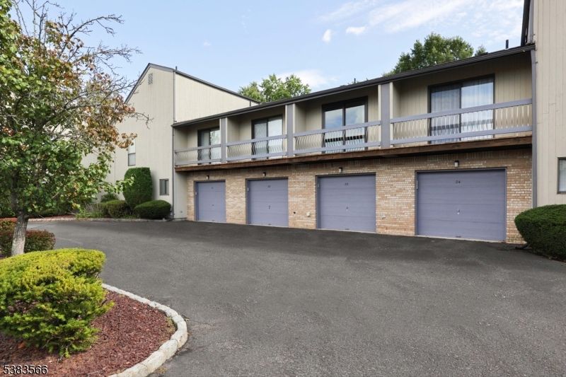 Attached, Exterior, Facade, Brick Facade, Modern