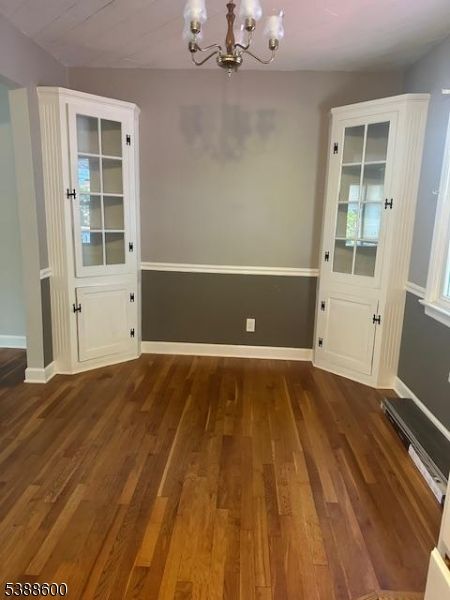 Chandelier, Empty room, Interior, Wood Texture Flooring