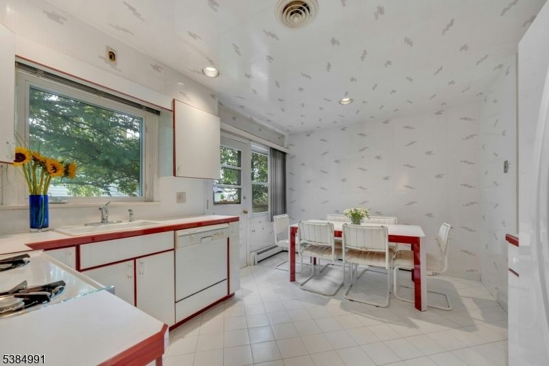 Dining room, Interior, Kitchen, Recessed Lighting