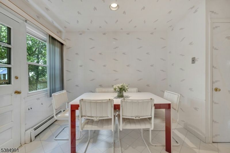 Dining room, Interior, Recessed Lighting