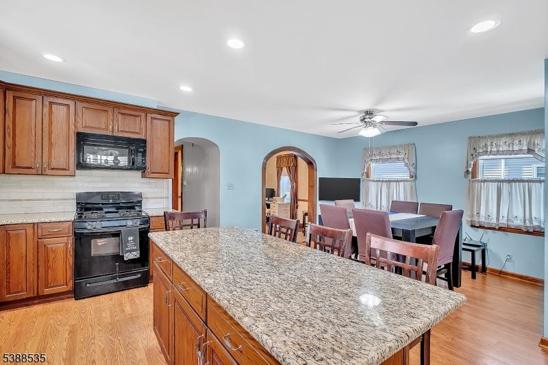 Dining room, Interior, Kitchen, Recessed Lighting, Wood Texture Flooring