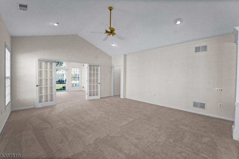 Empty room, Interior, Recessed Lighting